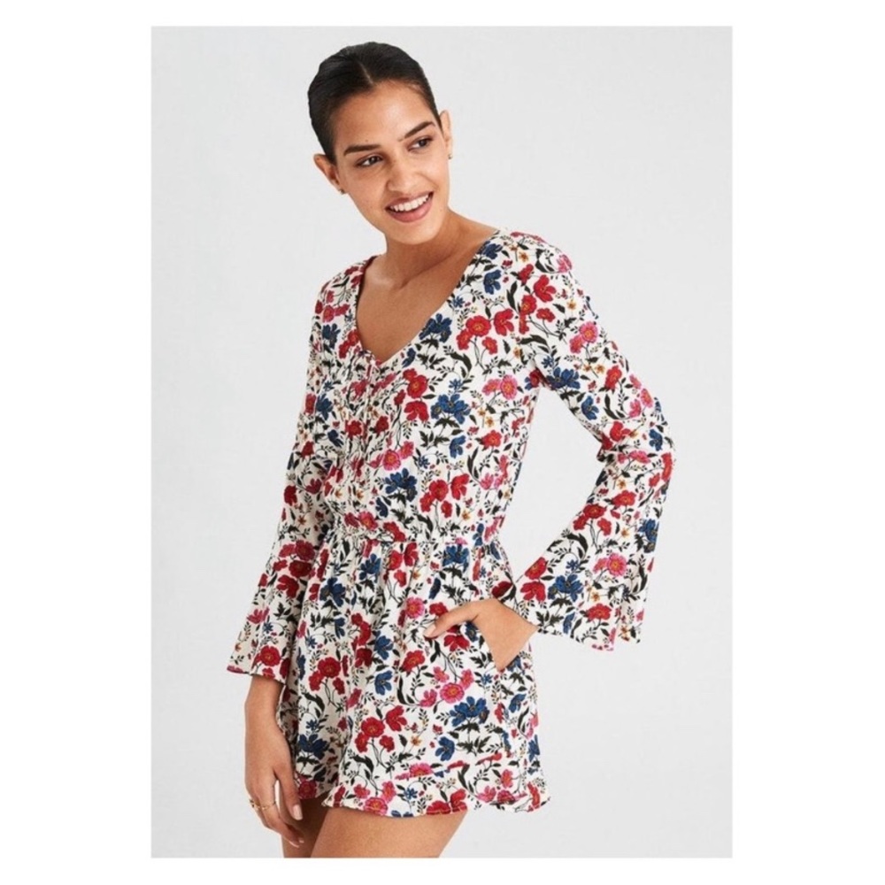Beautiful floral american eagle romper